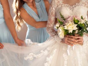 Busana Pernikahan 800x600​